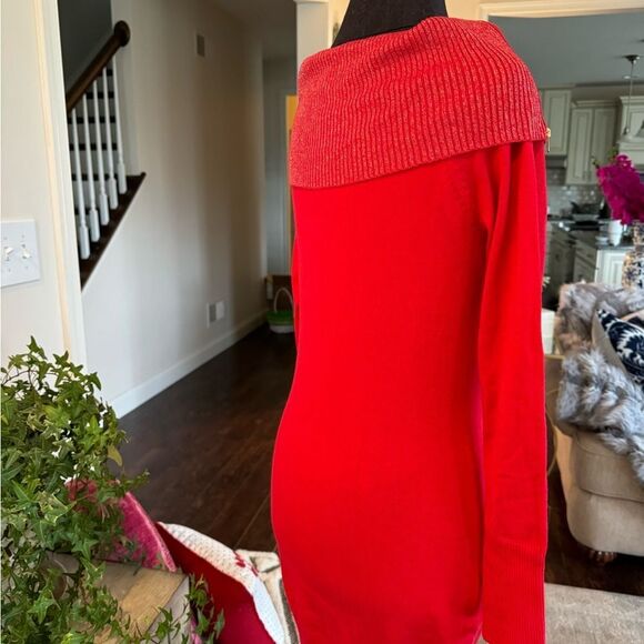 Off the sweater shoulders, red dress size large - Picture 4 of 5